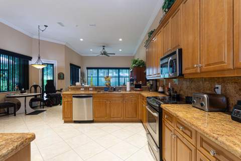 8047 Via Grande, Boynton Beach FL - photo 18 of 50