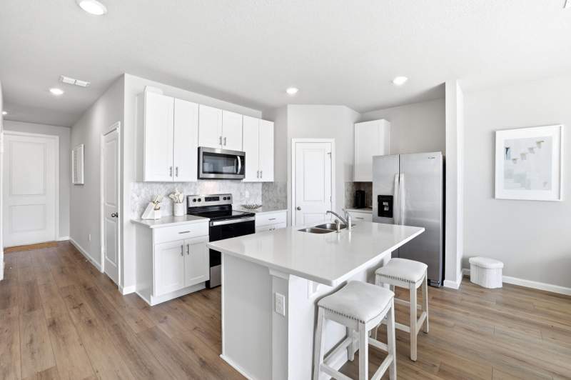 3 bedroom Townhouse at 5650 Enclave Drive, Enclave At Mangonia Park, Mangonia Park — photo 3