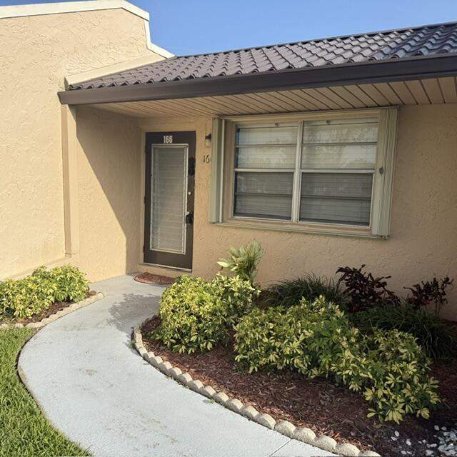 2 bedroom Villa at 166 Lake Meryl Drive, Golden Lakes Village Condo F, West Palm Beach — photo 2