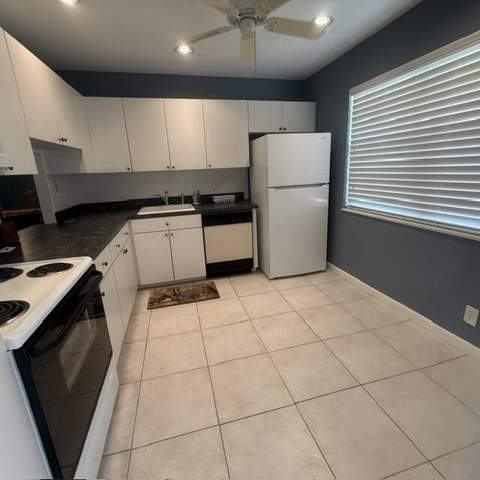 166 Lake Meryl Drive, West Palm Beach FL - photo 8 of 53