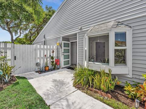 8 Hawthorne Lane, Boynton Beach FL - photo 9 of 77