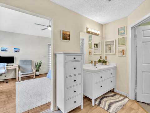 8 Hawthorne Lane, Boynton Beach FL - photo 12 of 77