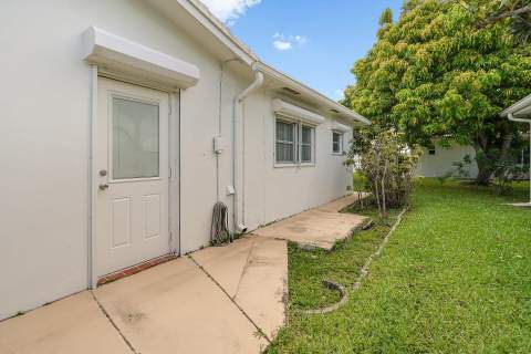 7105 NW 68th Avenue, Tamarac FL - photo 7 of 34