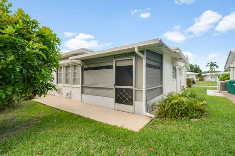 7105 NW 68th Avenue, Tamarac FL - photo 9 of 34