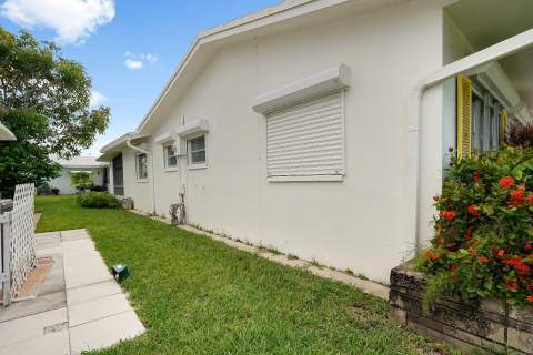 7105 NW 68th Avenue, Tamarac FL - photo 11 of 34