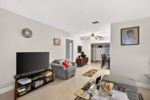 7105 NW 68th Avenue, Tamarac FL - photo 15 of 34