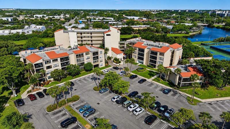 2 bedroom Condominium at 2322 S Cypress Bend Drive #311, Cypress Bend I-D Condo, Pompano Beach — photo 2