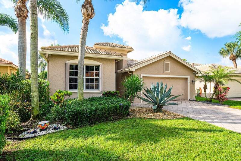 3 bedroom Single Family Residence at 10888 Deer Park Lane, Valencia Pointe, Boynton Beach — photo 2