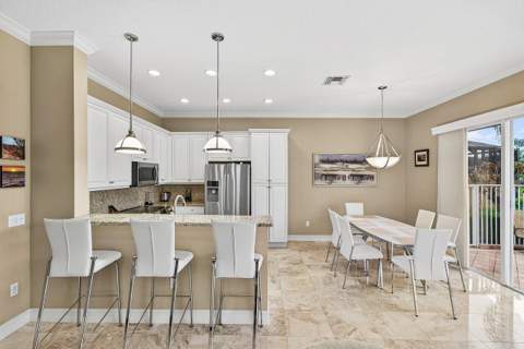 10888 Deer Park Lane, Boynton Beach FL - photo 9 of 55