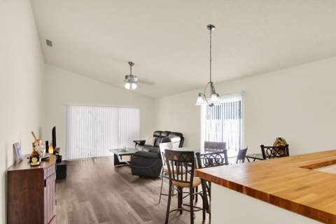 4692 Lakeside Circle, West Palm Beach FL - photo 9 of 39