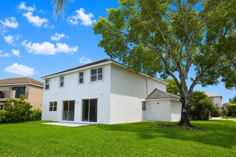 5 bedroom Single Family Residence at 609 SW 167th Way, Pembroke Shores, Pembroke Pines — photo 3