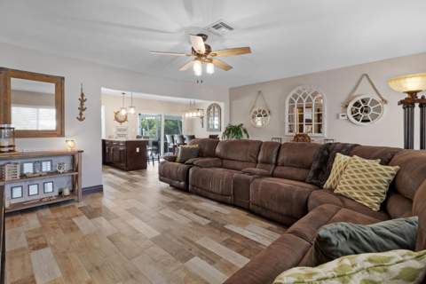 981 SE 10th Court, Pompano Beach FL - photo 6 of 54