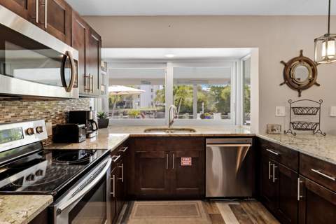 981 SE 10th Court, Pompano Beach FL - photo 8 of 54