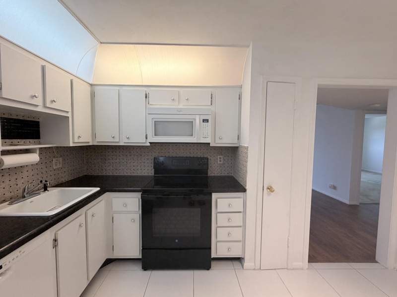 1 bedroom Condominium at 4751 NW 21st Street #303, Castle Apartments 12 Condo, Lauderhill — photo 5