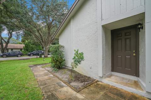 3680 Arelia Drive, Delray Beach FL - photo 9 of 32