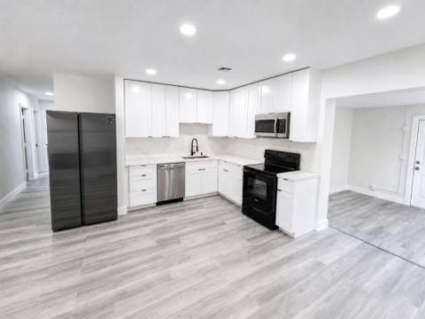 235 SW 21st Way, Fort Lauderdale FL - photo 6 of 18
