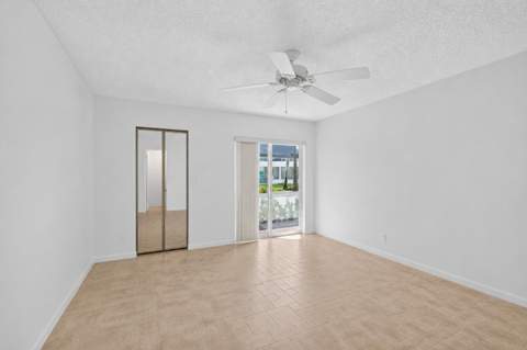 3186 Via Poinciana #114, Lake Worth FL - photo 9 of 55