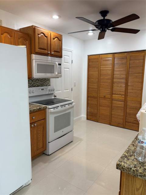 5635 Grant Street, Hollywood FL - photo 10 of 31