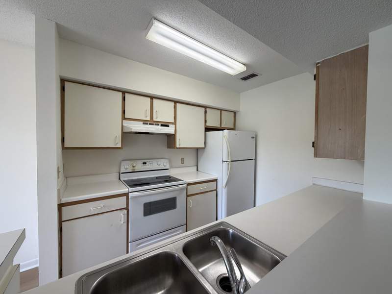 1 bedroom Condominium at 815 W Boynton Beach Boulevard #12-203, Casablanca Isles Condo, Boynton Beach — photo 5