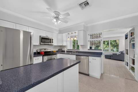 4711 NE 18th Terrace, Fort Lauderdale FL - photo 16 of 55