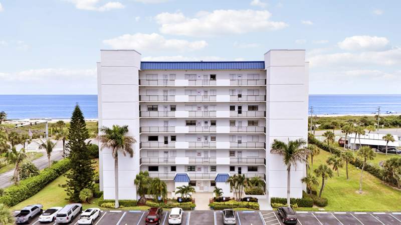 2 bedroom Condominium at 5151 N Hwy A1A #114, Ocean Harbour Condominium A, Fort Pierce — photo 4