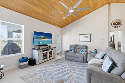 18601 Orange Avenue, Fort Pierce FL - photo 23 of 58