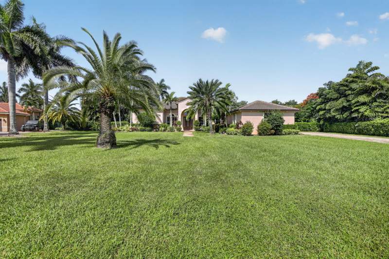 5 bedroom Single Family Residence at 3143 SW 141st Terrace, Groves Park Phase, Davie — photo 4