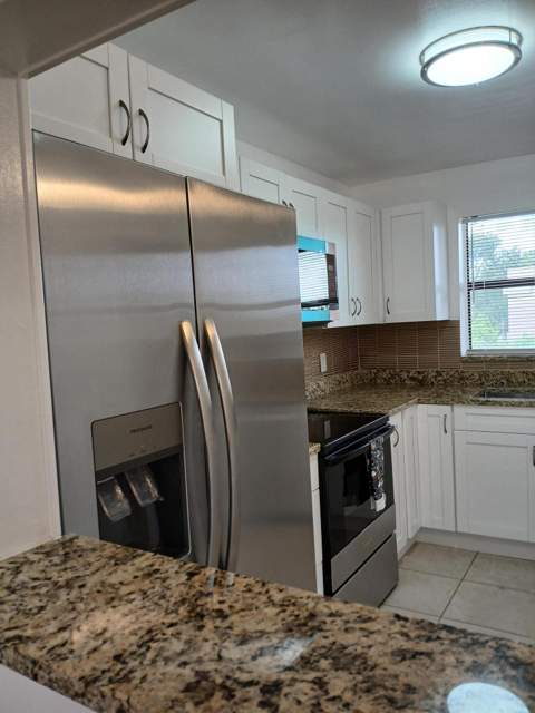4760 Lucerne Lakes Boulevard #405, Lake Worth FL - photo 6 of 22