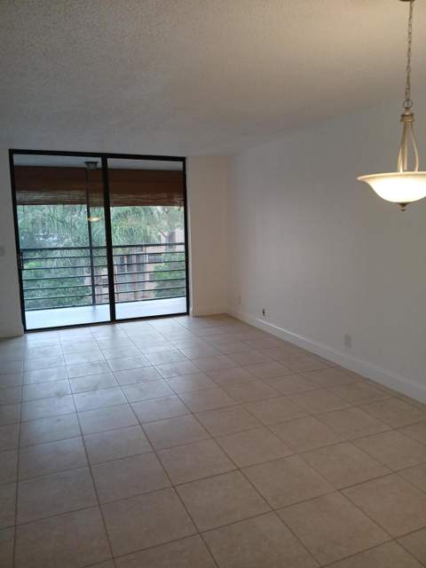 4760 Lucerne Lakes Boulevard #405, Lake Worth FL - photo 13 of 22