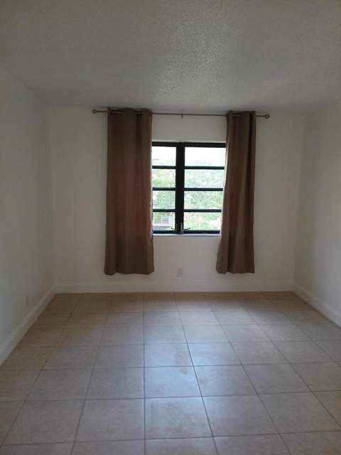 4760 Lucerne Lakes Boulevard #405, Lake Worth FL - photo 19 of 22