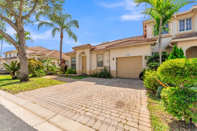 3 bedroom Townhouse at 1723 NW 78th Way #1723, Walnut Creek, Pembroke Pines — photo 3