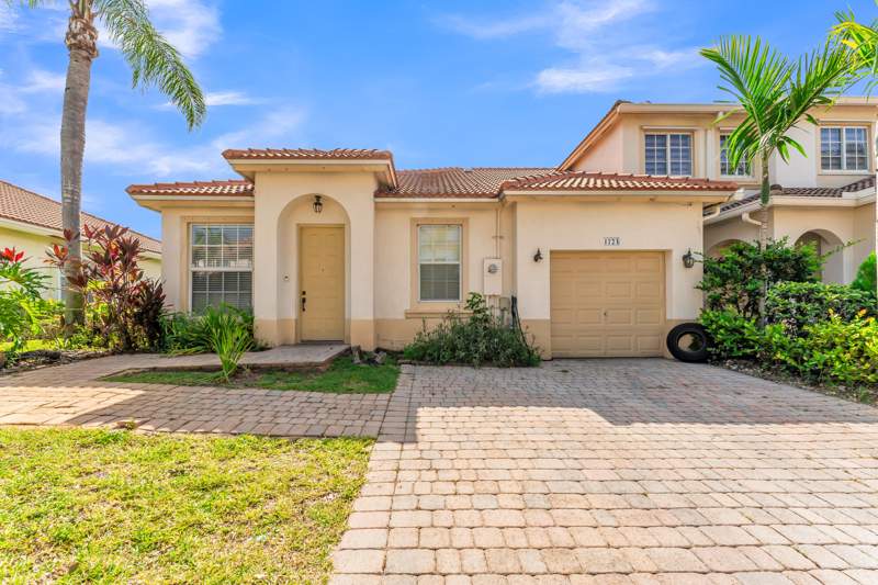 3 bedroom Townhouse at 1723 NW 78th Way #1723, Walnut Creek, Pembroke Pines — photo 4