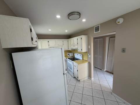 5750 NW 64th Avenue #201, Tamarac FL - photo 8 of 24
