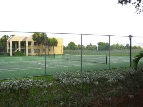 401 Meadows Circle, Boynton Beach FL - photo 8 of 8