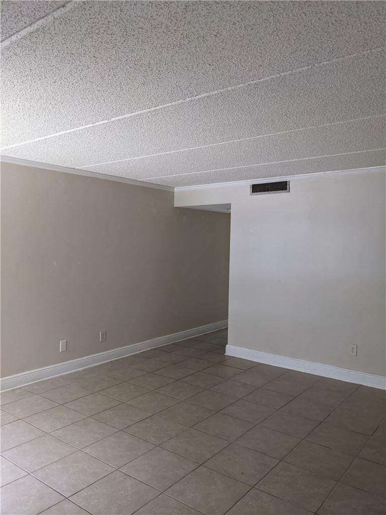 2 bedroom Condominium at 401 Meadows Circle, Meadows On The Green Condo, Boynton Beach — photo 3