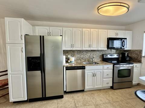 3605 S Ocean Boulevard #311, South Palm Beach FL - photo 7 of 28