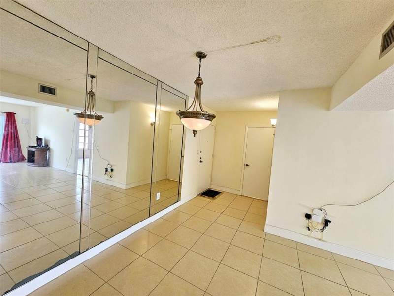 2 bedroom Condominium at 4172 Inverrary Drive #410, Manors Of Inverrary I-7, Lauderhill — photo 4