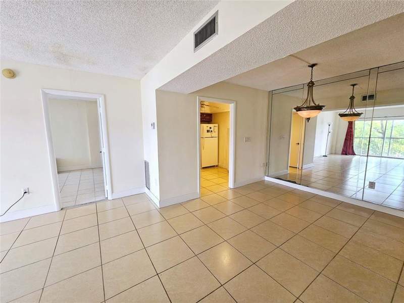 2 bedroom Condominium at 4172 Inverrary Drive #410, Manors Of Inverrary I-7, Lauderhill — photo 5