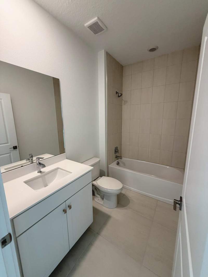 4 bedroom Single Family Residence at 6570 SE Park Trace Drive, The Preserve At Park Trace Pud, Stuart — photo 3