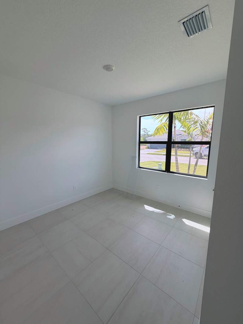 4 bedroom Single Family Residence at 6570 SE Park Trace Drive, The Preserve At Park Trace Pud, Stuart — photo 4