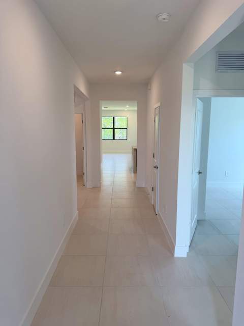 6570 SE Park Trace Drive, Stuart FL - photo 8 of 17