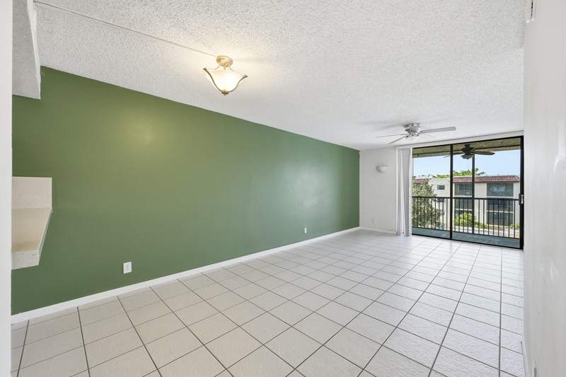 2 bedroom Condominium at 10501 W Broward Boulevard #405, Plantation Racquet Club, Plantation — photo 4