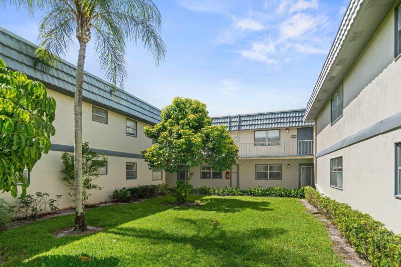 1 bedroom Condominium at 690 Brittany O, Kings Point Brittany Condos, Delray Beach — photo 2