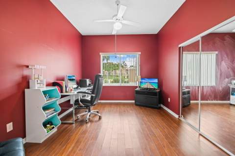 10156 Lombardy Drive, Tamarac FL - photo 17 of 23