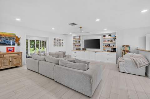 15 Holly Drive, Boynton Beach FL - photo 8 of 84