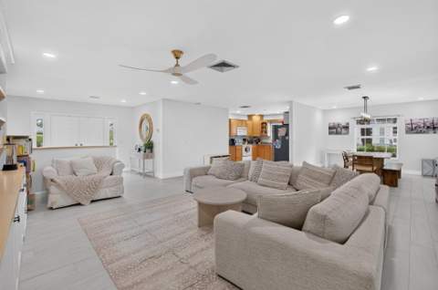 15 Holly Drive, Boynton Beach FL - photo 11 of 84