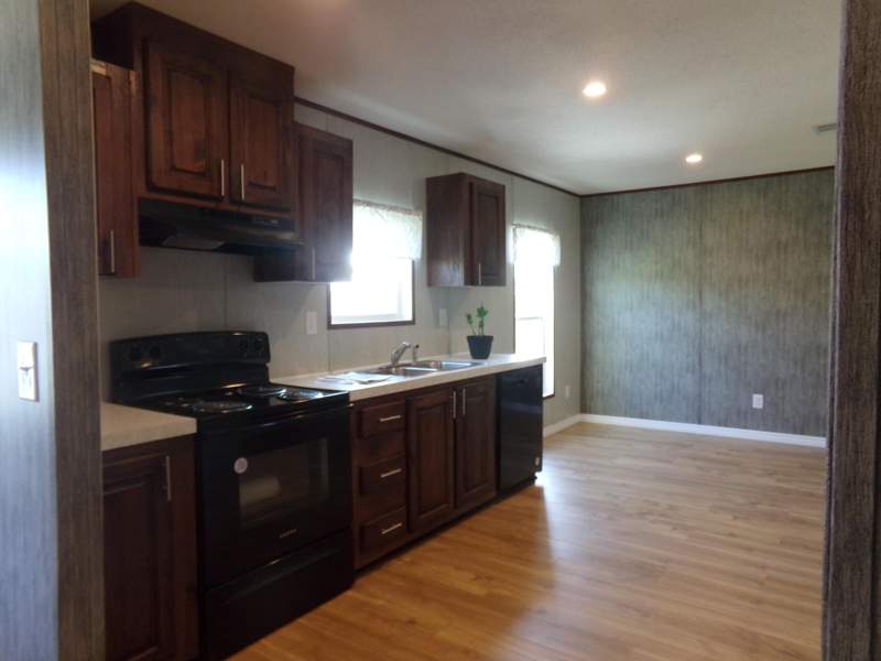 3 bedroom Manufactured Home at 1006 Andros Bay, Jamaica Bay Mobile Home Co Op, Boynton Beach — photo 4