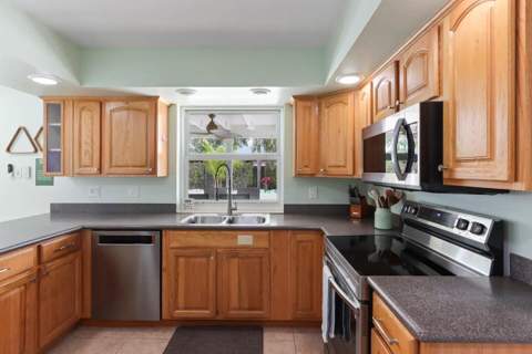 608 Malabar Avenue, Fort Pierce FL - photo 13 of 39