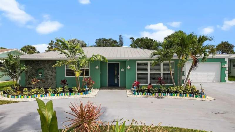 3 bedroom Single Family Residence at 608 Malabar Avenue, Thumb Point Subdivision, Fort Pierce — photo 2
