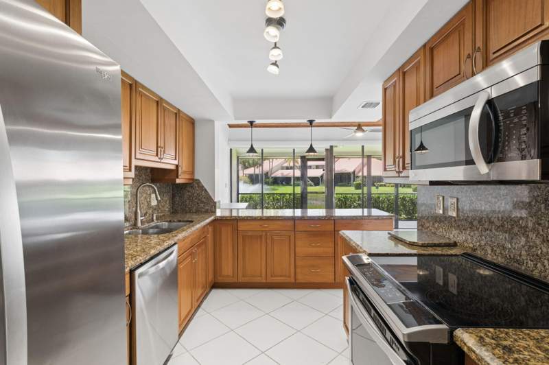 3 bedroom Townhouse at 119 Old Meadow Way, PGA Patio Homes, Palm Beach Gardens — photo 5